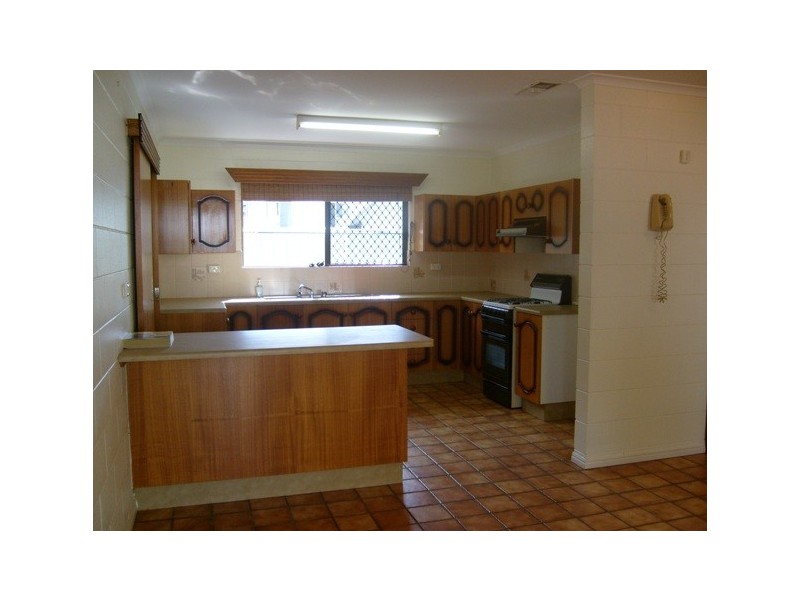 2/36 Townsend Street, Mysterton QLD 4812