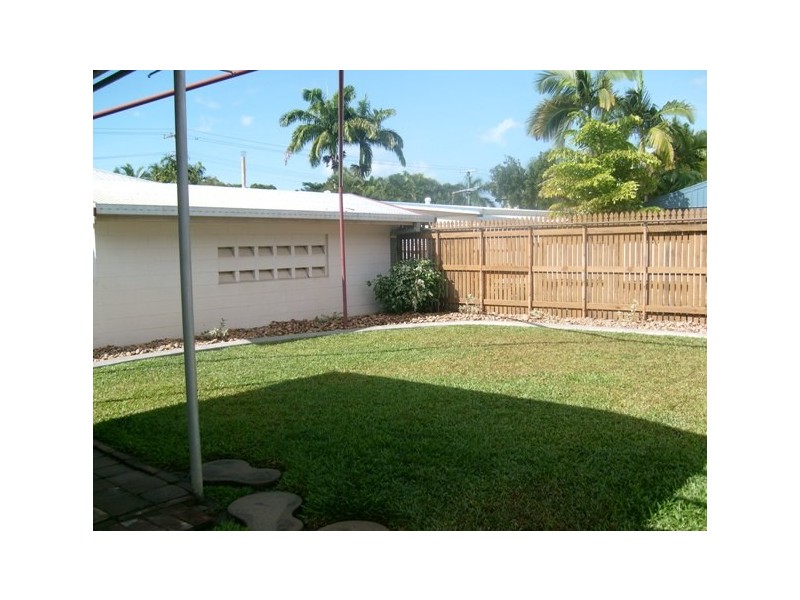 2/36 Townsend Street, Mysterton QLD 4812