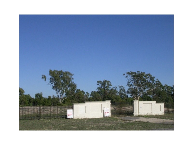 35 South Beck Road, Rasmussen QLD 4815