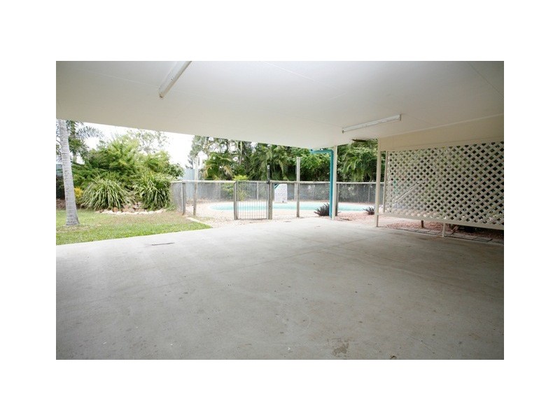 13 Rebecca Court, Rasmussen QLD 4815