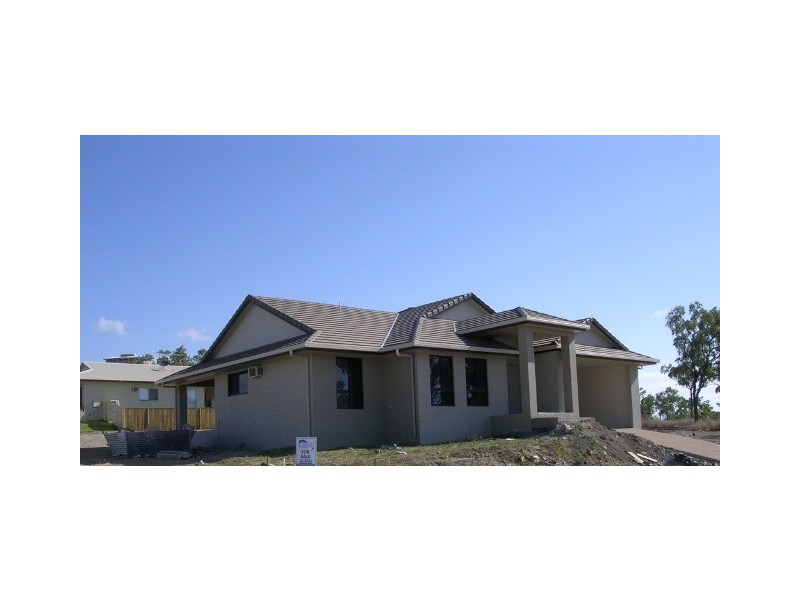 1  Macona Street, Bushland Beach QLD 4818