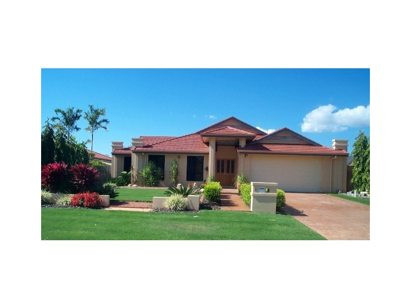 Bushland Beach QLD 4818