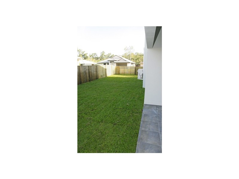 8 Eshelby Street, Bushland Beach QLD 4818