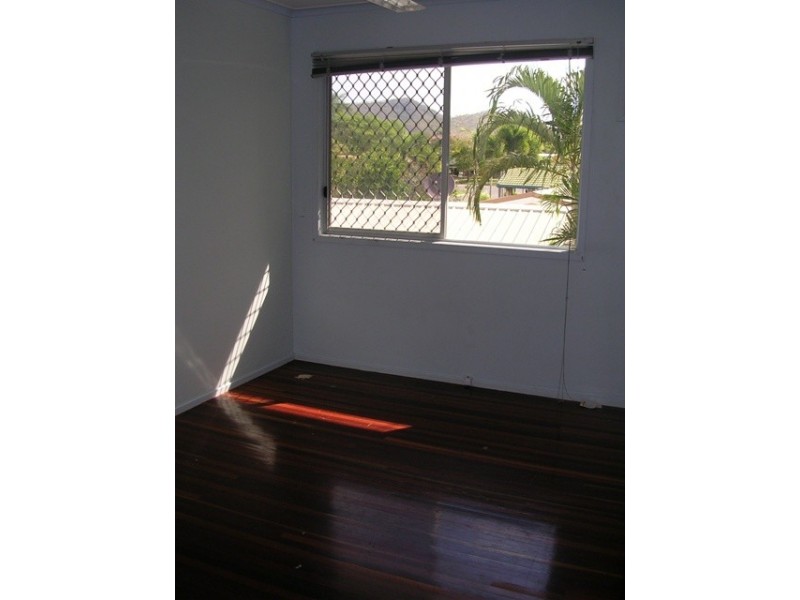 15  Paringa Street, Townsville QLD 4810