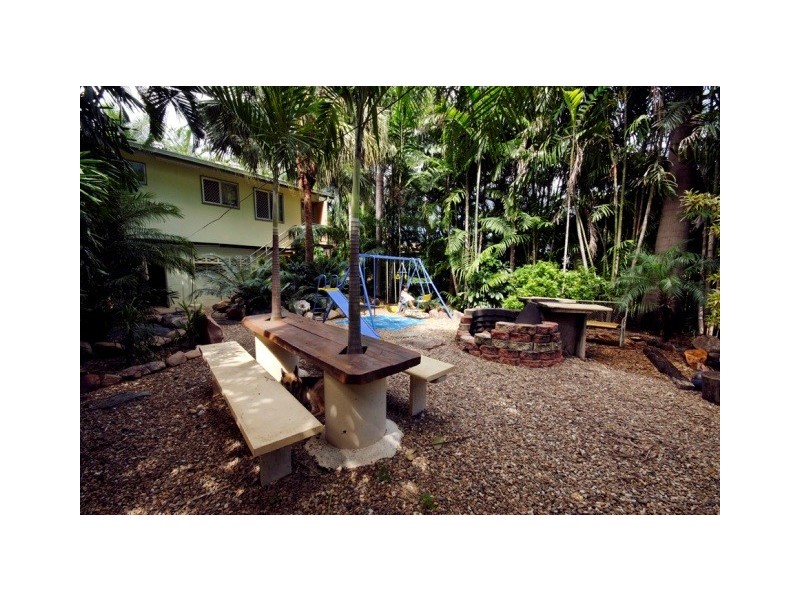 10 Maria Street, Rasmussen QLD 4815