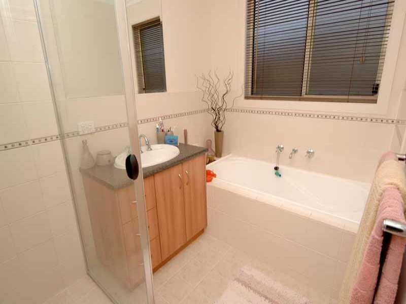 17 Melville Street, Mount Barker SA 5251