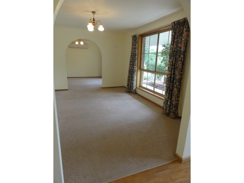 4 Pike Street, Oakbank SA 5243