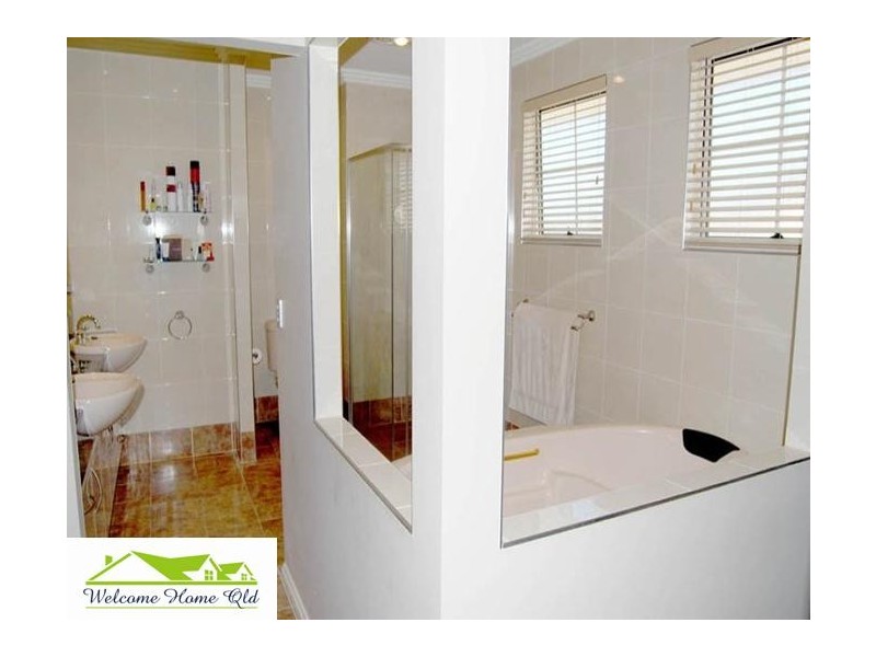 Bridgeman Downs QLD 4035