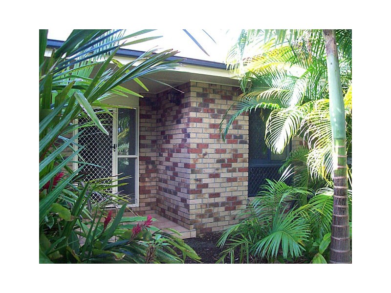 Bushland Beach QLD 4818