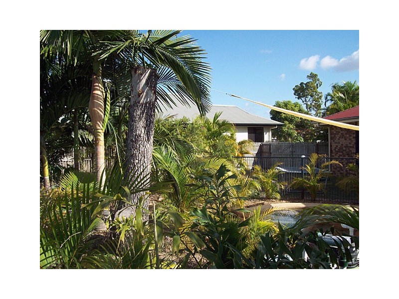 Bushland Beach QLD 4818