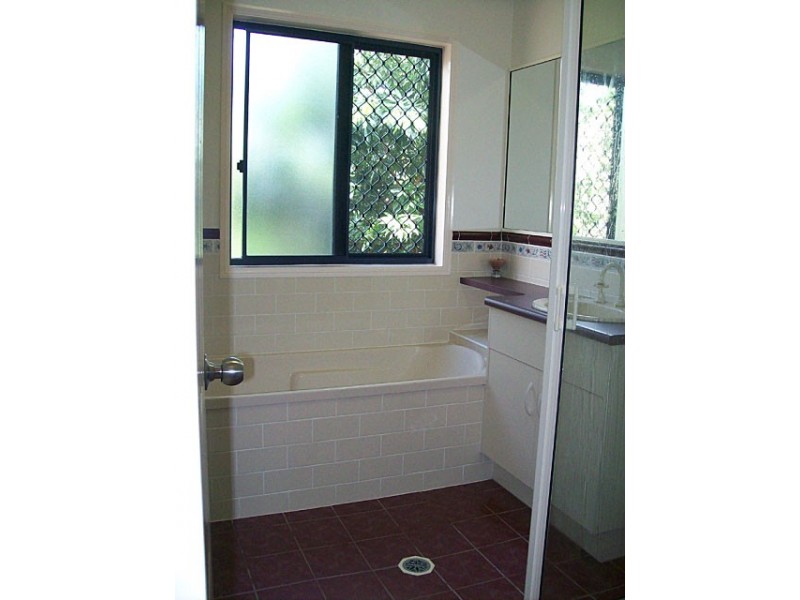 Bushland Beach QLD 4818