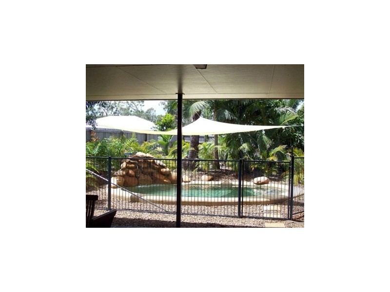 Bushland Beach QLD 4818