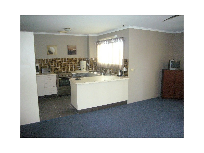 2/36 Goonawarra Drive, Mooloolaba QLD 4557