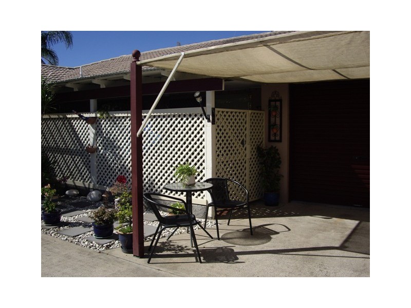 2/110 Amarina Avenue, Mooloolaba QLD 4557