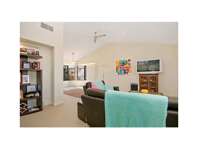 3 Flores Street, Kawana Island QLD 4575