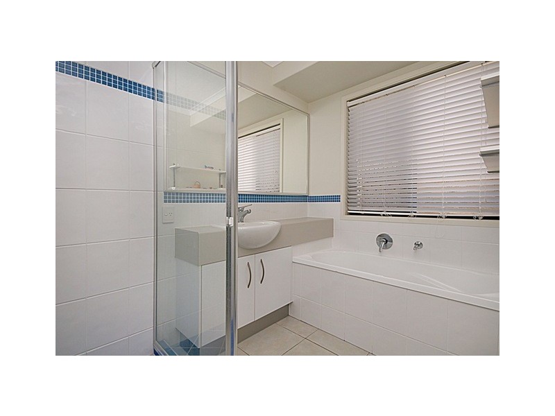 3 Flores Street, Kawana Island QLD 4575