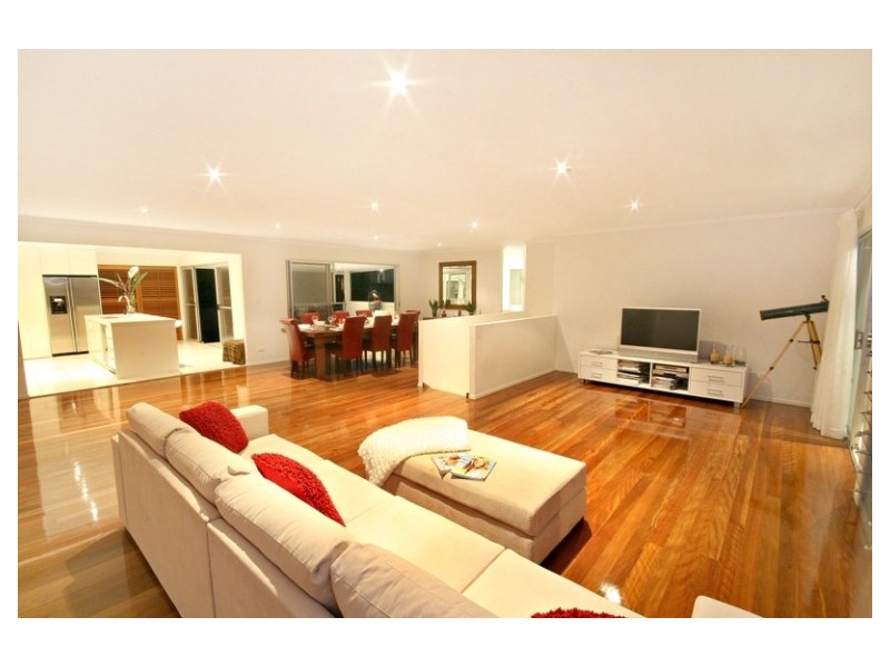 18 Lentara Crescent, Mooloolaba QLD 4557