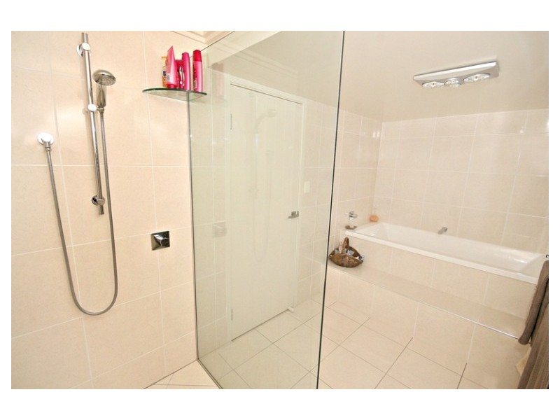 18 Lentara Crescent, Mooloolaba QLD 4557