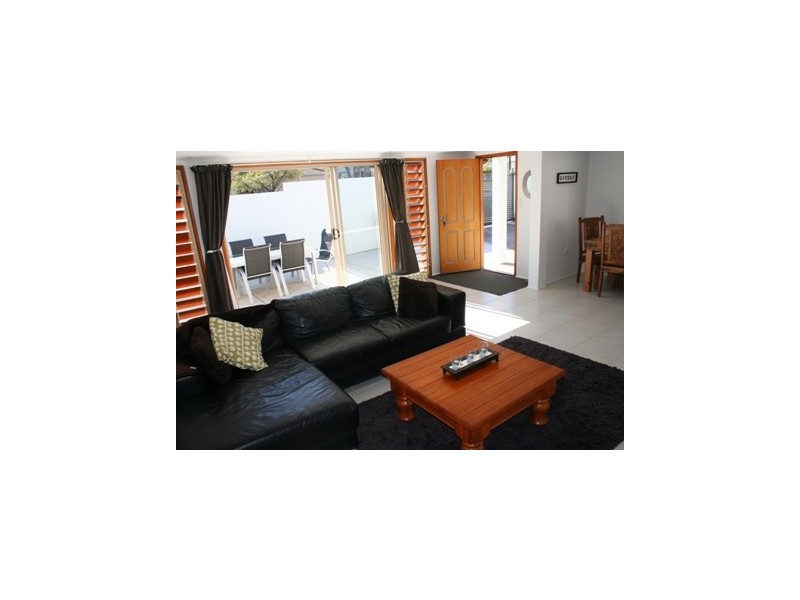 29 Ocean View Avenue, Mooloolaba QLD 4557