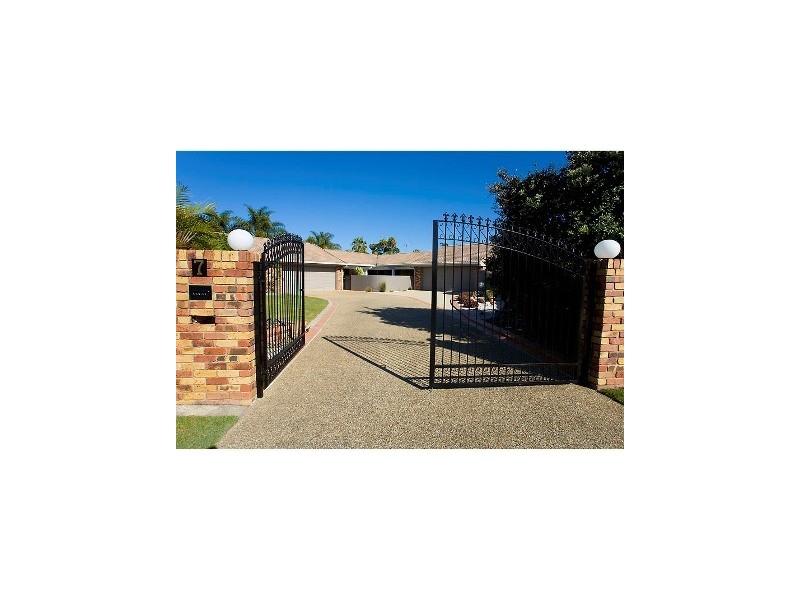 7 Poplar Place, Mooloolaba QLD 4557