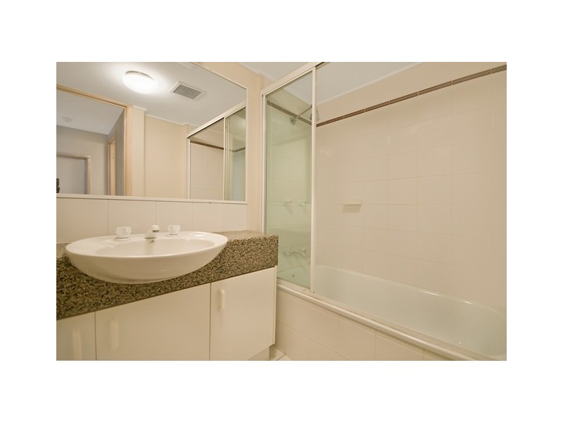 2/42-56 River Esplanade, Mooloolaba QLD 4557