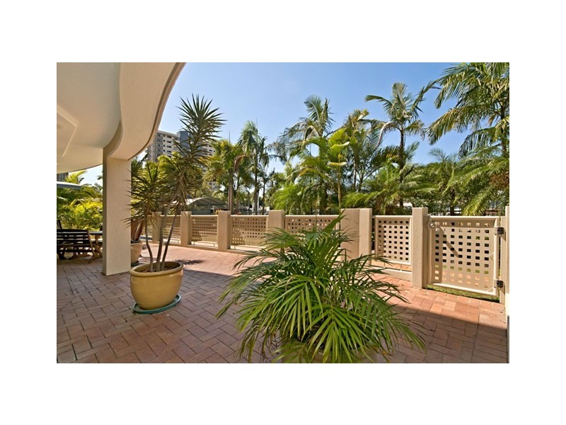 2/42-56 River Esplanade, Mooloolaba QLD 4557