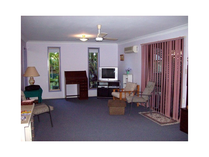 213 Nicklin Way, Warana QLD 4575