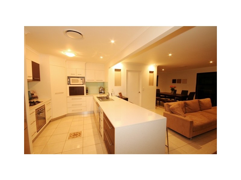 10 Mallawa Street, Buddina QLD 4575