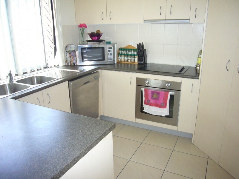 17 Irving Place, Sippy Downs QLD 4556