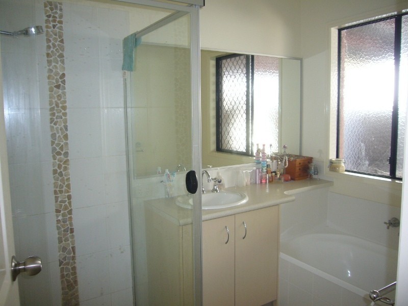 17 Irving Place, Sippy Downs QLD 4556