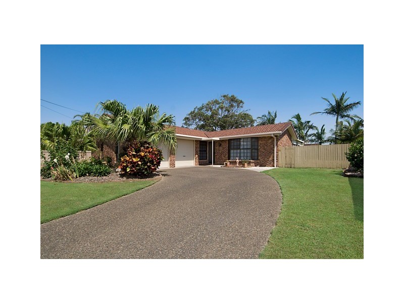 11 Pheasant Street, Parrearra QLD 4575