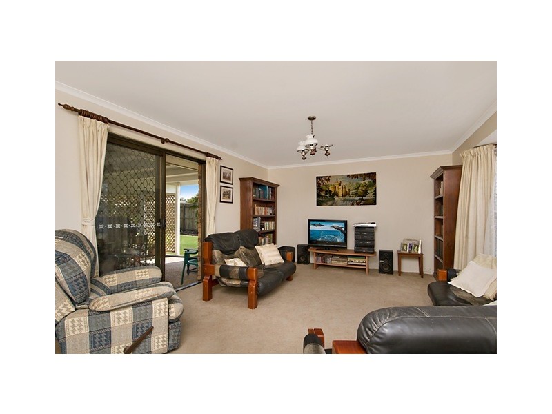 11 Pheasant Street, Parrearra QLD 4575