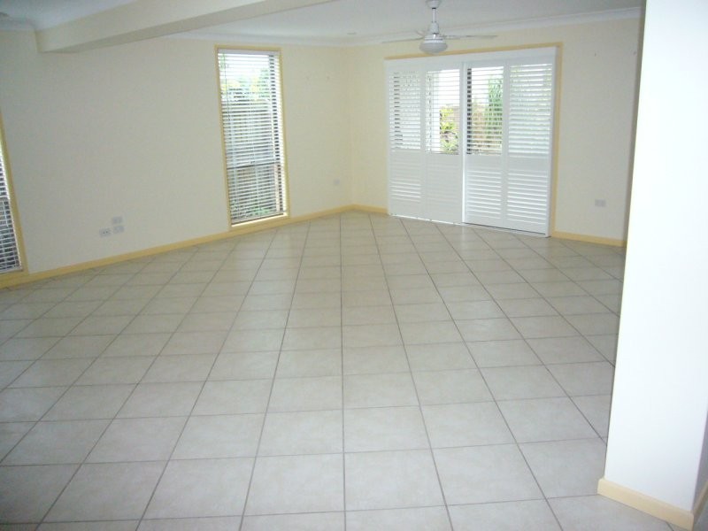 82 Lowanna Drive, Buddina QLD 4575