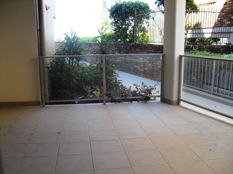 Unit 2 244 Alexandra Parade, Alexandra Headland QLD 4572