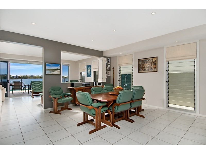 14 Staysail Place, Twin Waters QLD 4564