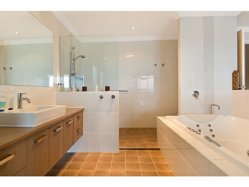 14 Staysail Place, Twin Waters QLD 4564