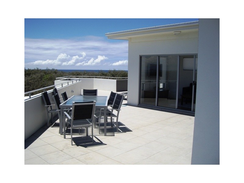 Unit 4 ‘One on Harbour Parade, Buddina QLD 4575