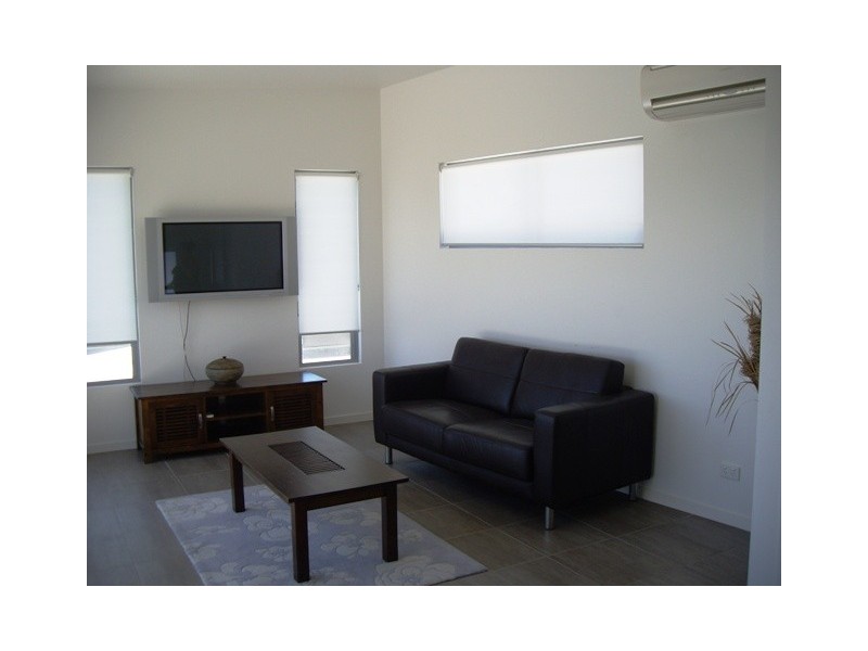 Unit 4 ‘One on Harbour Parade, Buddina QLD 4575