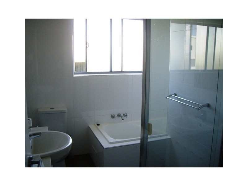 Unit 4 ‘One on Harbour Parade, Buddina QLD 4575