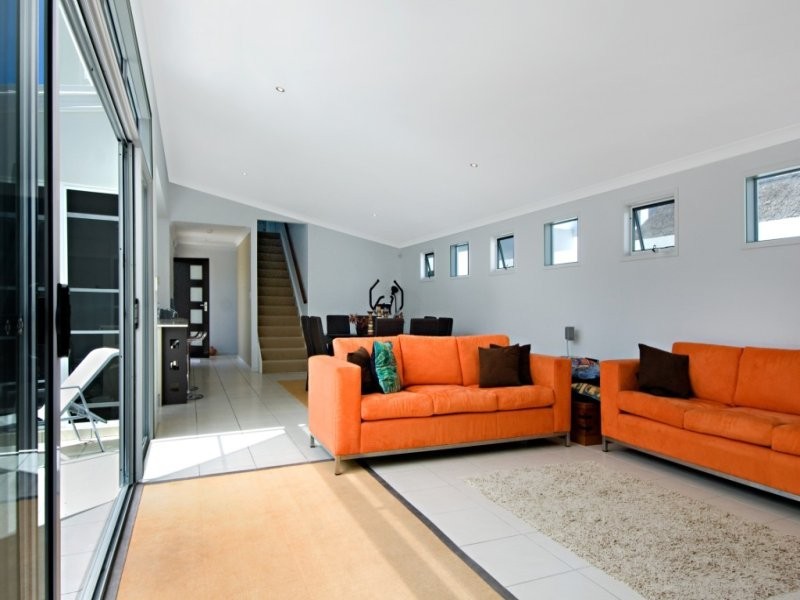 2 Komodo Court, Kawana Island QLD 4575