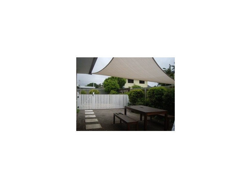 10 Benalla  Street, Warana QLD 4575