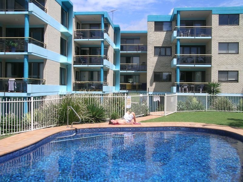 Unit 5 Surf Chalet 112 Alexandra Parade, Alexandra Headland QLD 4572
