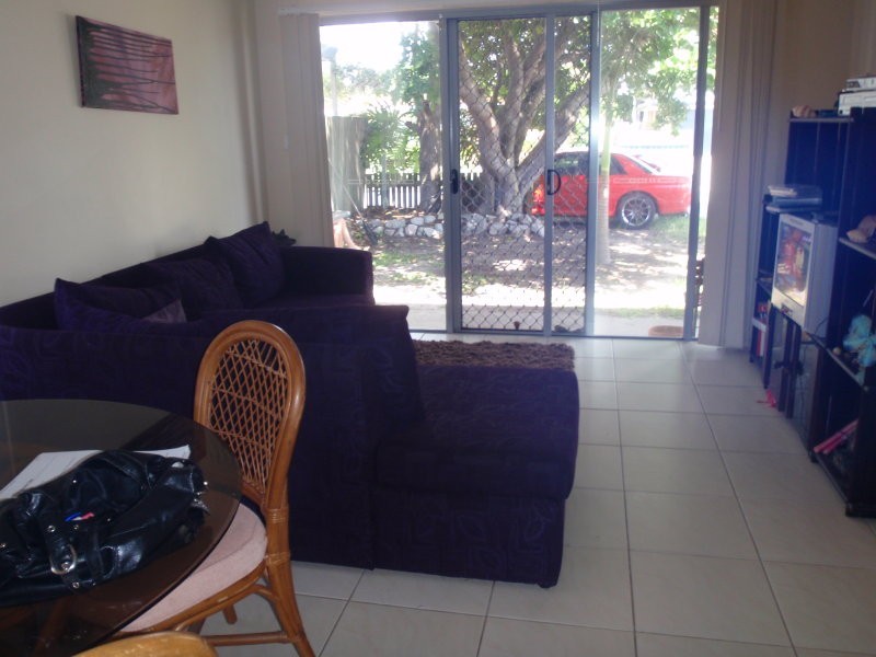 2/5 Benalla Street, Buddina QLD 4575