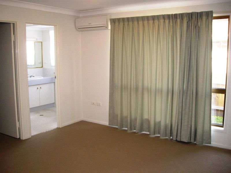 27 Balyarta Crescent, Mooloolaba QLD 4557