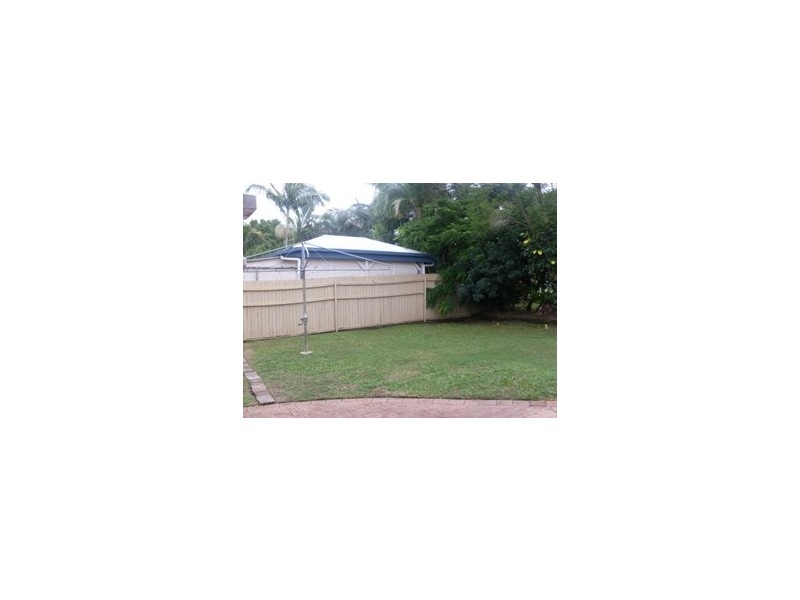 21 Palm Drive, Mooloolaba QLD 4557