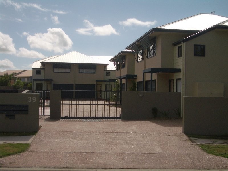 2/39 Dalton Drive, Maroochydore QLD 4558