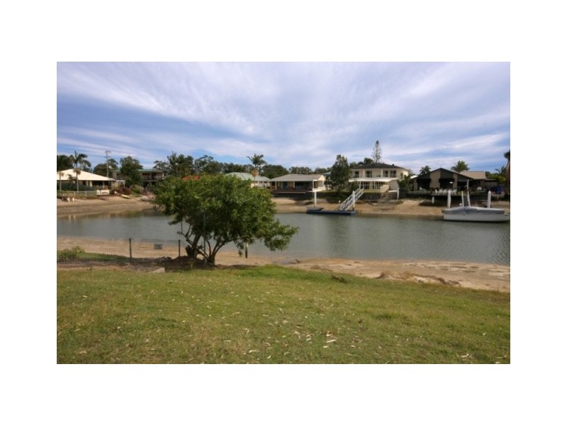 Unit 5/17 Akeringa Place, Mooloolaba QLD 4557
