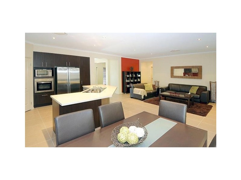 18 Wandoo Street, Minyama QLD 4575