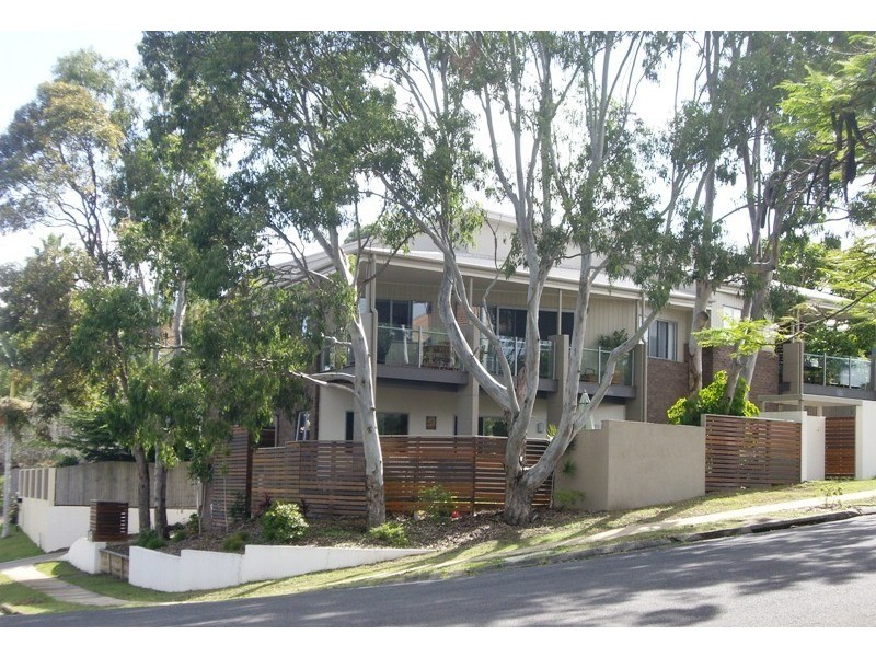2/2 Kalinda Avenue, Mooloolaba QLD 4557