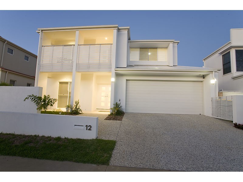 12 Tarawa Street, Kawana Island QLD 4575